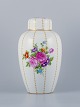 Rosenthal, Tyskland, stor porcelæns lågkrukke håndmalet med blomsterbuketter.Ca. ...