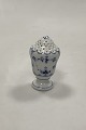Royal 
Copenhagen 
Musselmalet 
Riflet 
Saltbøsse No. 
480. 
Måler 8 cm (3 
5/32 in.)
