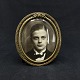 "Diameter 
11,5-9,5 cm"
Billedet kan 
måle 9x7,5 cm.
Flot dekoreret 
billedramme i 
messing med ...
