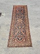 Orientalsk 
tæppe, fra 
1980erne.
Det har 
brugsspor.
Længde 290cm 
Bredde 100cm