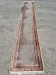 Orientalsk 
tæppe, fra 
1980erne.
Det har små 
brugsspor.
Længde 435cm 
Bredde 83cm