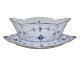 Royal 
Copenhagen 
Musselmalet 
Riflet med 
guldkant, 
sovseskål.
Dekorationsnummer 
1/204.
Af ...