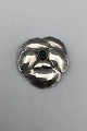 Georg Jensen 
Sterling Sølv 
Broche No 113 
(Grøn Agat) 
Måler Diam 4 cm 
(1.57 inch) 
Vægt 13.5 gr 
...