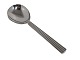 Georg Jensen 
Bernadotte 
sterling sølv, 
lille 
serveringsske.
Længde 18,2 
cm.
Velholdt stand 
...