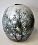 Nørgaard 
Hansen, Finn 
(1945 - ): A 
vase. Unique.