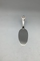 Cohr Saxon 
Silver Cake 
Server
Measures 18cm 
/ 7.09 inch