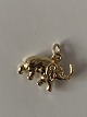 Elefant Vedhæng 
#14karat Guld
Stemplet 585
Højde 11,79 mm
Brede 15,67 mm 

Pæn og 
velholdt ...