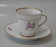 12 set in stock
Bing Grondahl 
Roselil 102 
Coffee Cup and 
saucer 1.25 dl 
(305)