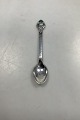 Evald Nielsen / 
Aage Weimar 
Sølv Kaffeske 
No 3. 
Måler 11,5cm / 
4.53 inch
Dekoreret med 
grøn sten