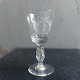 Stor glas pokal 
med graveret 
dekoration. 
Monogram under 
krone. 
Reparation. 
Professionel 
...