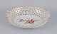 Meissen, 
Tyskland. 
Kolossal 
gennembrudt 
oval skål. ...