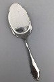 Svend Toxværd 
Silver 
Christiansborg 
Server Measures 
22 cm (8.66 
inch)