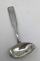 Hans Hansen 
Silver Arvesolv 
No. 2 Sauce 
Ladle Measures 
17 cm (6.69 
inch)