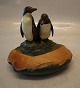 1 stk på lager Ipsen 223 XIV To Pingviner på fad 14 x 15 cm Lauritz Jensen 1927Keramik fra P. ...