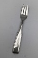 Hans Hansen 
Silver Arvesolv 
No. 2 Pastry 
Fork Spoon 
Measures 13.5 
cm (5.31 inch)