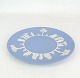 Wedgwood 
keramik 
tallerken 
jasperware 
creme farve i 
motivet og 
baggrundsfarven 
er lyseblå. ...