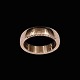 Ole Lynggaard. 
'FOREVER LOVE' 
Ring i 14k 
guld. Str. 
62mm.
Tegnet og 
udført hos Ole 
Lynggaard, ...