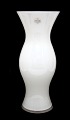 Holmegaard, 
Quadro Art 
glass. Hvid 
vase. 
Brugskunst 
serie i 
forskellige 
former og 
farver. ...