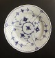 B & G Blåmalet 
Middagstallerken 
24 cm, fra 1915 
-1947, 1 sort. 
i fin stand.