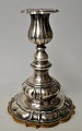 Sølv lysestage, 20. årh. Cohr, Fredericia, Danmark. Rococo stil. På fod af bakelit. Stemplet. ...