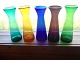 5 hyacintglas/zwibelglas i forskellige farver, med optiske striber. Afsprængte. Holmegaard ...