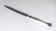 DGS Dansk 
krone. 
Brevkniv. Sølv 
med stål (925). 
Længde 22 cm.