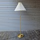 Le Klint 
standerlampe 
model 329/39
Guld med hvid 
skærm.
En smule 
skrammer på fod
Højde ...