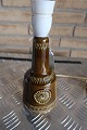 Lampe fra Cloos & Co, West Germany Keramik 
Modelnr 653, 54-17, Gul/brun Keramik
H: 22 cm inkl. fatning
Stempel: Cloos & Co. - No. 653 - 54-17