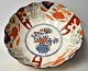 Imari skål i 
porcelæn, 19. 
årh. Japan. 
Polykrom 
dekoreret. 
Flæset kant. 
Ustemplet. H.: 
10,5 cm. ...