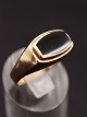 8 karat guld 
ring størrelse 
61-62 med onyx 
fra guldsmed 
Herman Siersbøl 
København emne 
nr. 554206