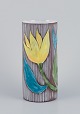 Mari Simmulson 
(1911-2000) for 
Upsala Ekeby, 
Sverige. 
Keramikvase med 
blomstermotiver.
 Polykrom ...