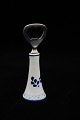 Royal 
Copenhagen / 
Aluminia 
Trankebar 
opener.
Decoration 
number: 
11/3645. H: 
11.5cm.
Is ...