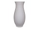 Royal Copenhagen blanc de chine porcelæn, hvid vase med riller.Designet af Thorkild ...