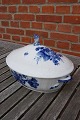 Blå Blomst 
svejfet Royal 
Copenhagen 
porcelæn 
spisestel. 
Kongelig 
porcelæn.
Ragoutfad med 
låg ...
