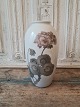 Royal 
Copenhagen Art 
Nouveau vase 
dekoreret med 
pelargonie 
No. 580/2129, 
2. sortering - 
...