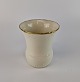 Vase fra 
stellet Åkjær. 
No 191
Producent Bing 
& Grøndahl
Åkjær er 
cremefarvet 
porcelæn med 
...