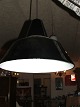 Emaljelampe 
kaldet 
Arbejdslampe 
eller 
billiardlampe, 
sort/hvid købes