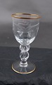Mågeglas med 
guldkant fra 
Lyngby 
glasværk. 
Hvidvinsglas 
med klar kumme 
i pæn stand.
H 12,5cm ...