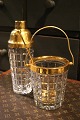 Lækkert bar set 
bestående af 
fin 
cocktailshaker 
og isspand med 
is ske fra 
70érne i 
krystalglas ...