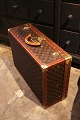 Original 
vintage LOUIS 
VUITTON Auth 
President 
Monogram Hard 
Case rejse 
kuffert i SUPER 
fin stand ...