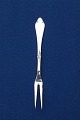 Freja Danish 
silverware 
cutlery Danish 
tablesilver in 
light hammered 
three Towers 
silver.
Cold ...