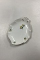 Bing and 
Grøndahl 
Eranthis 
Leaf-shaped 
Asiet No. 199. 
Measures 25 cm 
/ 9,84 in.