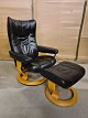 Stressless 
læder lænestol 
med fodskammel, 
fra 2000erne.
Den har 
brugsspor.
Ryghøjde 96cm 
...