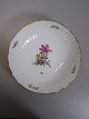 R.C. 493/1518 
Let Saksisk 
Blomst Skål 
2. Sort. fin 
stand  D: 21 
cm.  H: 6 cm.