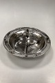 Georg Jensen 
Sterling Sølv 3 
Delt Skål No 
228 C
Måler 27,5cm / 
13cm høj ( 
10.83 inch x 
5.12 ...