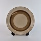 Frokosttallerken 
nr 326.
Bing og 
Grøndahl 
stentøj.
Højde 2,2 cm
Diameter 21 cm
