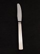 Georg Jensen 
Bernadotte 
knives 19.6 cm. 
sterling silver 
handle item no. 
563687 Stock: 7