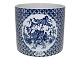 Bjørn Wiinblad 
keramik, lille 
blå 
urtepotteskjuler 
fra serien De 
Fire Årstider. 
Dette er "Øst" 
...