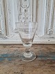 Gammelt 
mundblæst  
tragt formet 
glas med slebet 
måleenhed
Højde 15,5 cm. 
Diameter 9 cm.