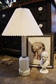 Old classic Heiberg lamp in white opal glass with white pleated lampshade.
H: 74cm...